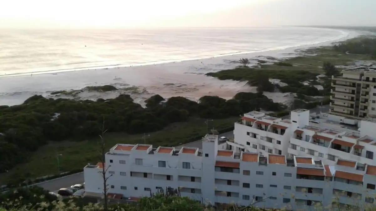 Apto Na Orla Da Praia Grande Com Piscina E Garagem 阿拉亚尔-杜卡布 外观 照片